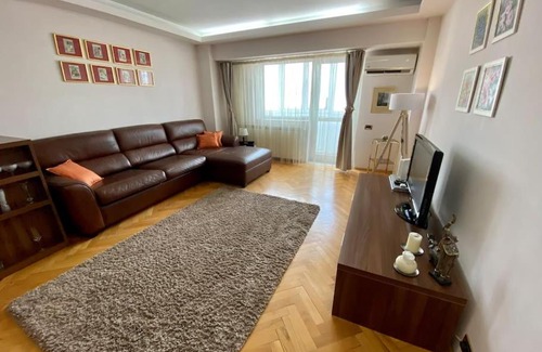 Bucharest Apartment | Cosy & Central Apartment in a friendly area