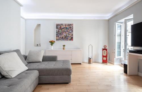 9th Arrondissement House | Cosy central place Paris