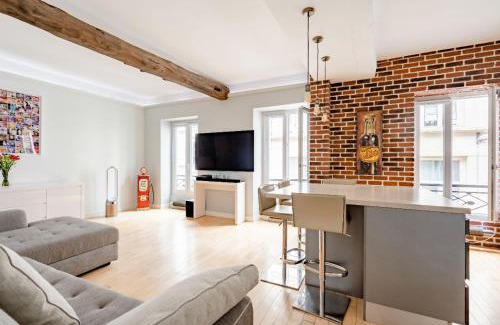 9th Arrondissement House | Cosy central place Paris