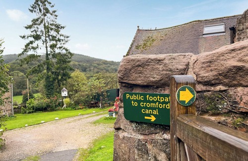 Crich Cottage | Cosy, clean, sleeping three in a kingsize bed and single in a separate room.