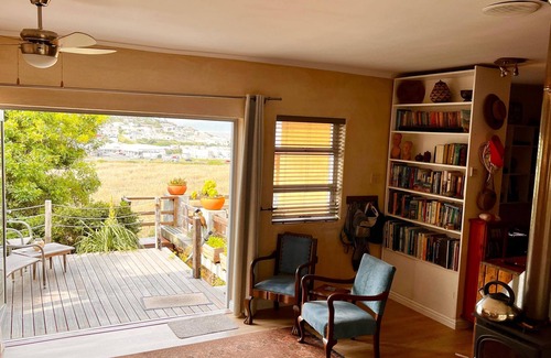 Glencairn House | Cosy, comfortable 1-bedroom house in Glencairn with sea and mountain views.
