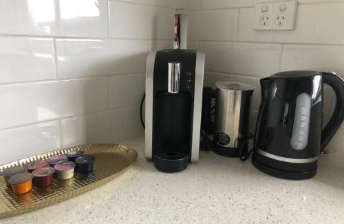 Williamstown Apartment | Cosy & Convenient Williamstown