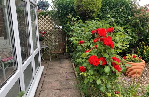 Woodhorn House | Cosy Cottage with log burner, Northumberland 5min drive to beach, pet friendly!