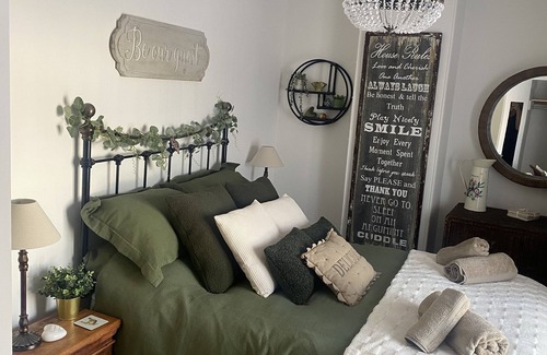 Chard House | Cosy cottage is an Idyllic place to stay