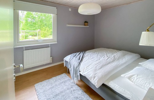 Oxaback Cottage | Cosy cottage near lake with indoor fireplace