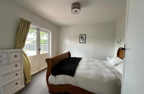 Methven House | Cosy Cottage on Allen St