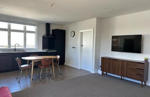 Methven House | Cosy Cottage on Allen St
