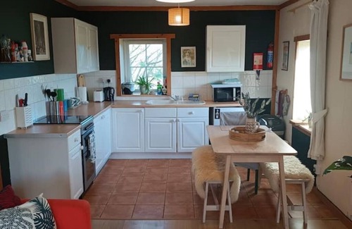 Barranisky Cottage | Cosy Country Cottage In Co Wicklow - Close to beaches, mountains & forests