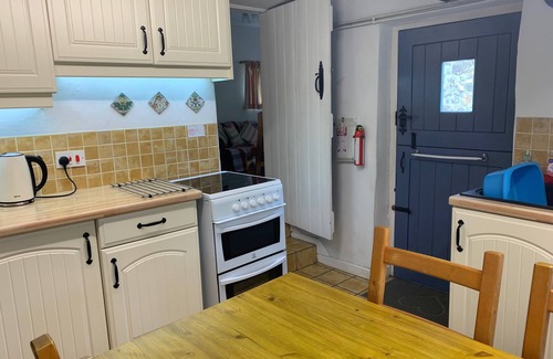 Langthwaite House | Cosy, Dog Friendly Cottage w/Free WiFi, Woodburner, a good size garden and a short walk to two pubs