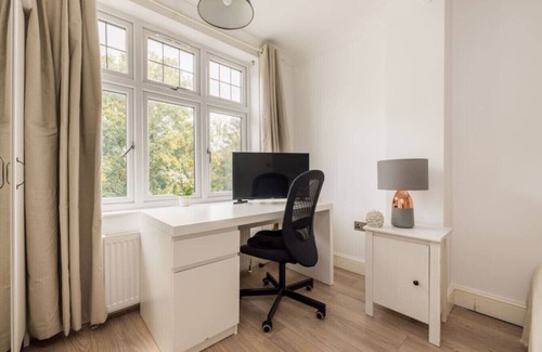 Acton Apartment | Cosy Double Room in Acton