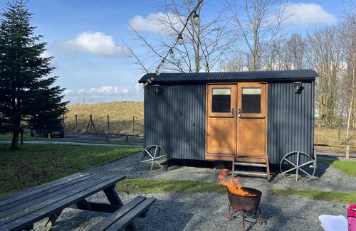 Higher Walton Cabin | Cosy en suite shepherd hut on the grounds of Historic building Samlesbury Hall