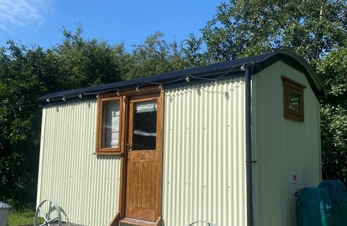 Higher Walton Cabin | Cosy en suite shepherd hut on the grounds of Historic building Samlesbury Hall