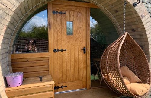 Minster on Sea Apartment | Cosy escape heated luxury pod with hot tub