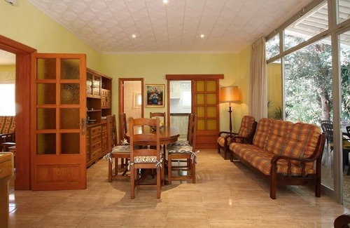 Crestatx Cottage | Cosy Family Villa With Pool & Garden