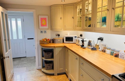 Bottlesford Apartment | Cosy Family Cottage in the heart of the Pewsey Vale