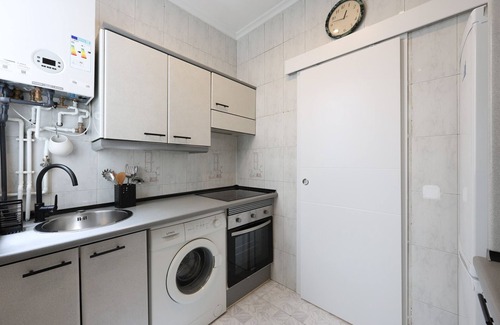 Palos de la Frontera Apartment | Cosy flat in Atocha station GL30