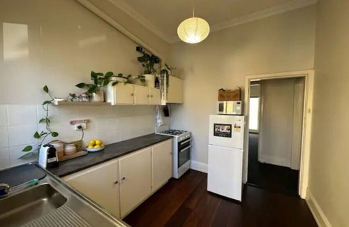 Fremantle Apartment | Cosy Flat metres from Rottnest Ferry