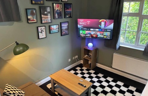 Welford Apartment | Cosy Flat near City Centre w/Parking