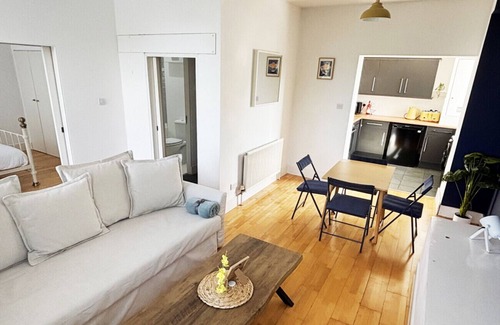 Sefton Park Apartment | Cosy Flat Near City Centre & Princess Park