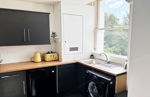 Sefton Park Apartment | Cosy Flat Near City Centre & Princess Park