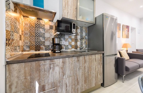 Colonia de la Prensa Apartment | Cosy flat with terrace and spaces for remote working in Madrid