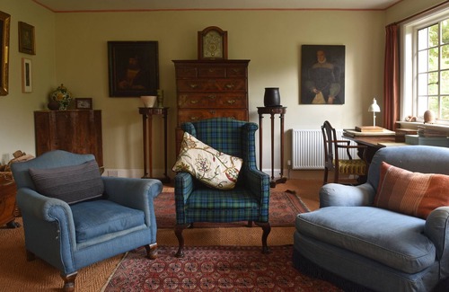 West Laroch House | Cosy Garden Apartment, by the sea within easy reach of Glencoe and Fort William