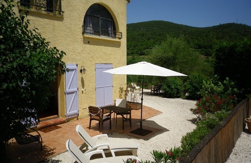 Le Luc Apartment | Cosy gîte for two persons in the countryside of the Provence, centre Var