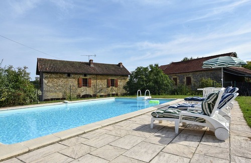Loubejac House | Cosy Holiday Home in Loubejac Aquitaine with Swimming Pool