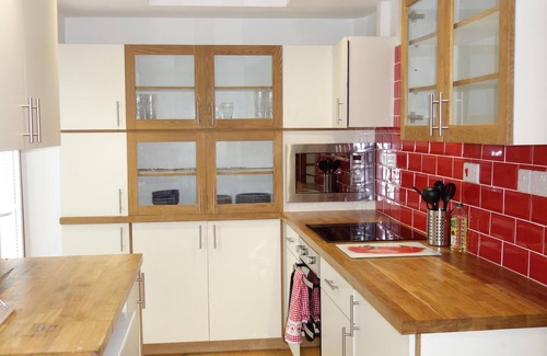 Benllech House | Cosy Home from Home close to Beautiful Benllech Beach - Child and Pet Friendly