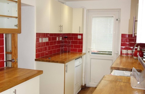 Benllech House | Cosy Home from Home close to Beautiful Benllech Beach - Child and Pet Friendly