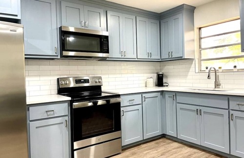 Irving House | Cosy Home Sleeps 10 -9min-DFW AP