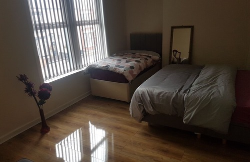 Bootle House | Cosy Homes Value for money (for up to 16 guests)