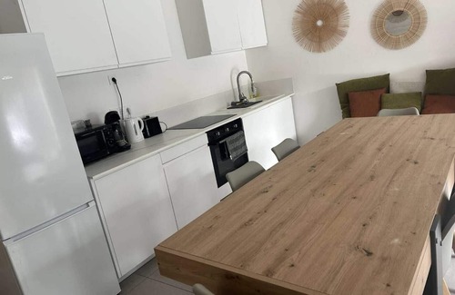 Saint-Michel-Chef-Chef House | Cosy house near the sea with Jacuzzi