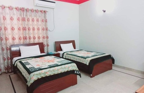 Karachi Hotel | Cosy Inn Guest House : Deluxe Double Roomn