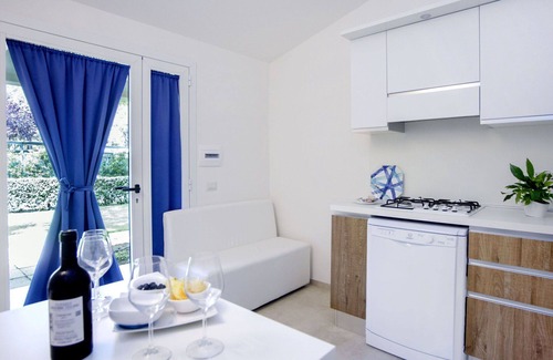 Le Rocchette House | Cosy apartment in villa for 5 people with pool, hot tub, WIFI, A/C, TV and patio