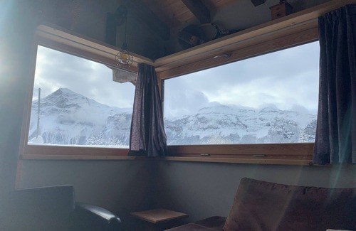 Les Carroz-d'Araches Ski Chalet | Cosy little chalet with beautiful view and large terrace