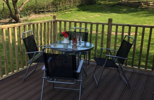 Ventnor Cabin | Cosy lodge with an outdoor bath on the Isle of Wight.