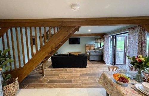 Blaisdon House | Cosy luxury Grade II listed barn in the Forest of Dean
