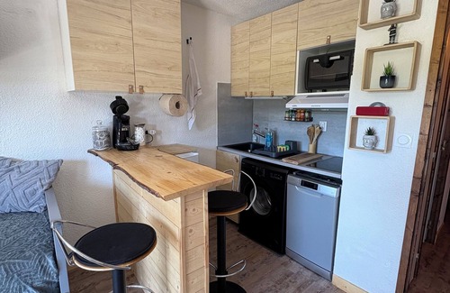 Le Praz de Lys Apartment | Cosy mountain apartment at the foot of the slopes for 4 people + 1 baby