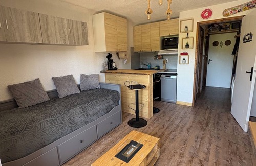 Le Praz de Lys Apartment | Cosy mountain apartment at the foot of the slopes for 4 people + 1 baby