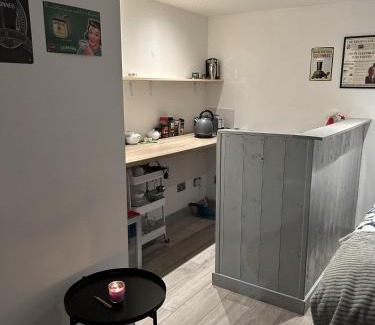 Finglas House | Cosy open plan Cabin in Dublin 11 suit 2 persons