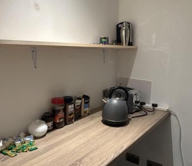 Finglas House | Cosy open plan Cabin in Dublin 11 suit 2 persons
