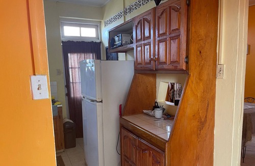 Below Rock House | Cosy private 3Bdr fully gated home, 10 min from Miami Beach