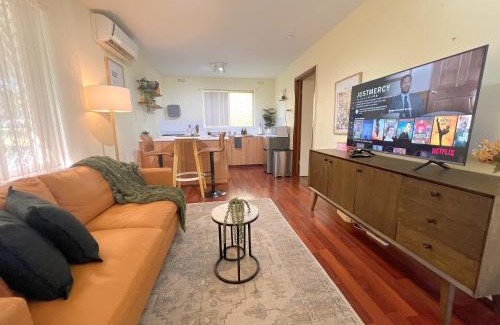 East Victoria Park Apartment | Cosy & Private, Walk to East Vic Park