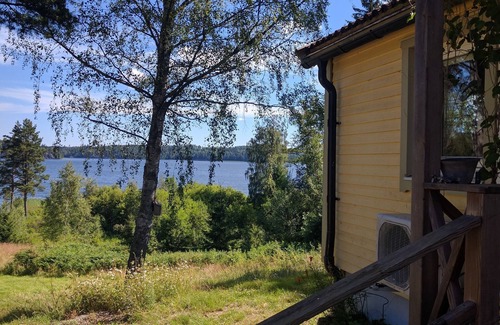 Nykoping Villa | Cosy recreation houses with idyliskt views of the lake.