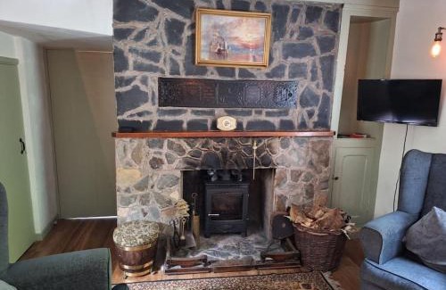 Corris House | Cosy riverside cottage in beautiful Corris