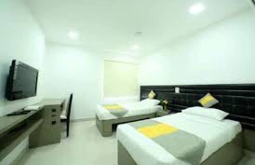 HITEC City House | Cosy Room With Private Bath And Work Desk