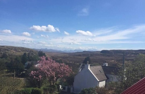 Waternish House | Cosy sea view cottage Isle of Skye
