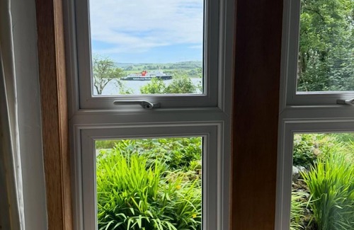 Tarbert Cottage | Cosy, Secluded Detached Stone Cottage, Loch Views