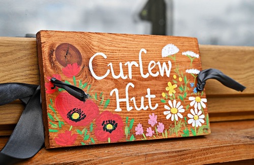 Monyash Cabin | Cosy Shepherd Hut in the Heart of the Peak District